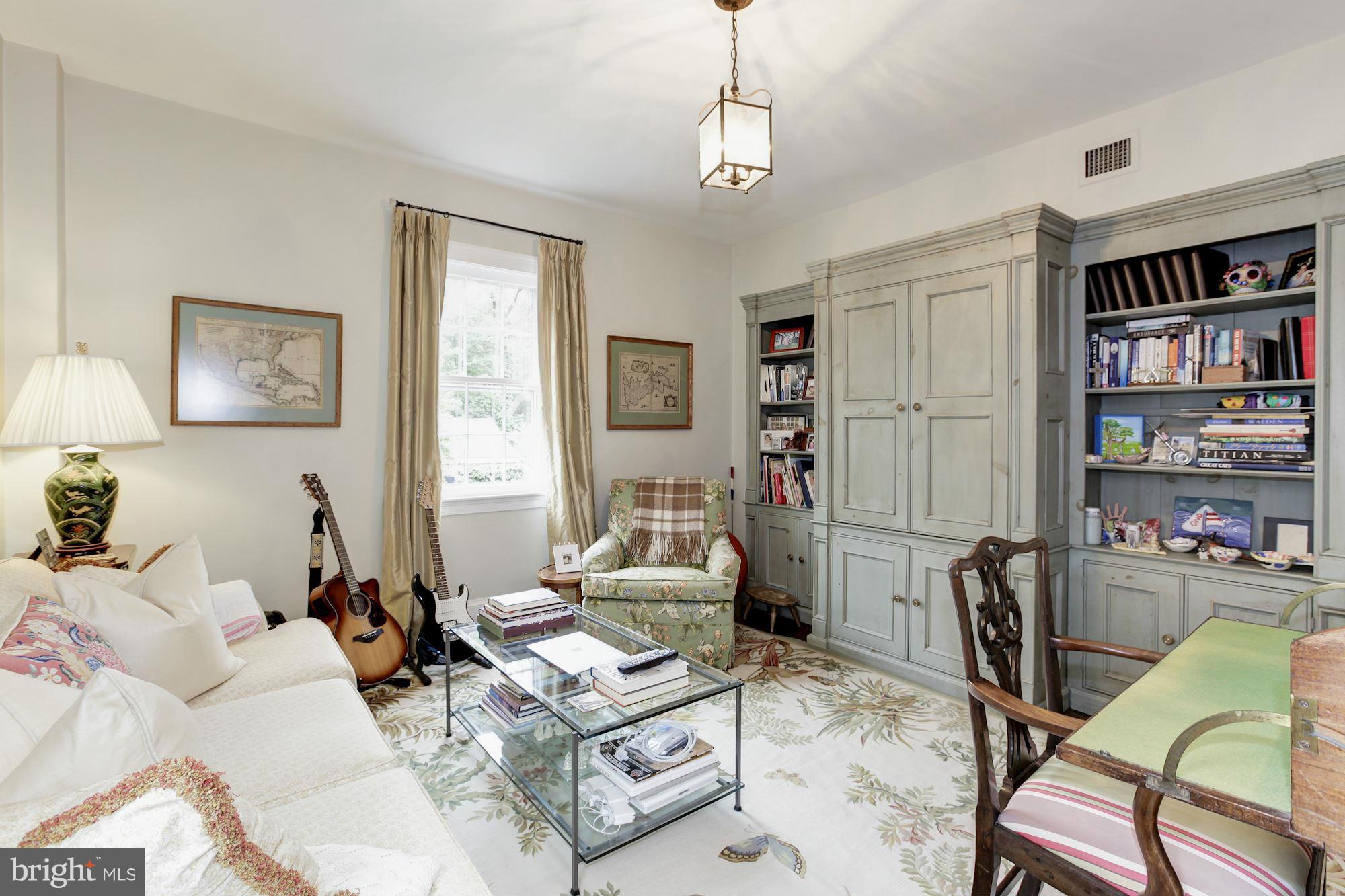 CHEVY CHASE - Residential