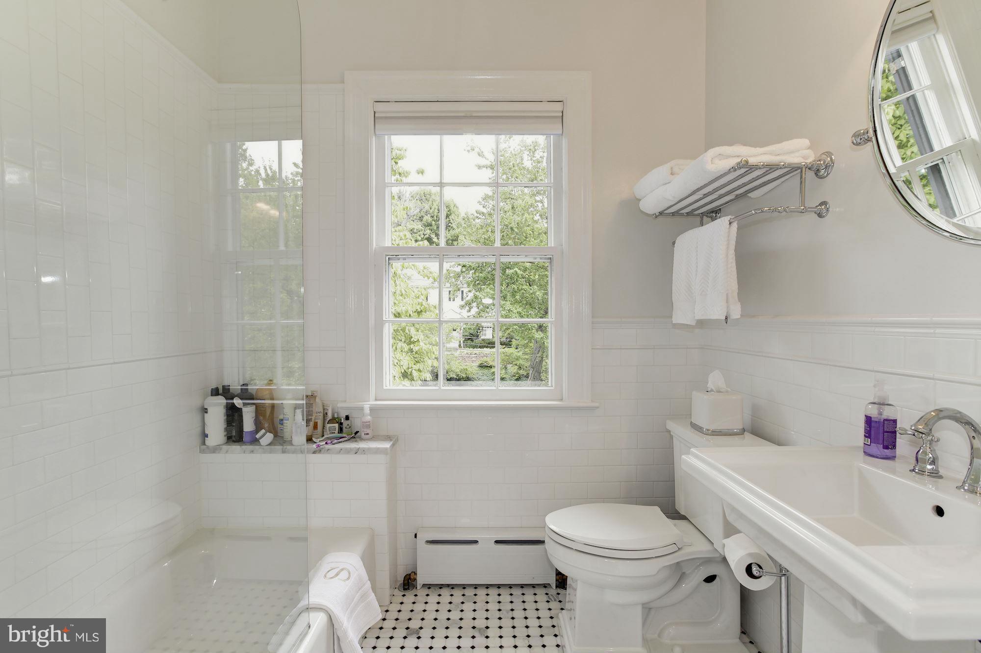 CHEVY CHASE - Residential