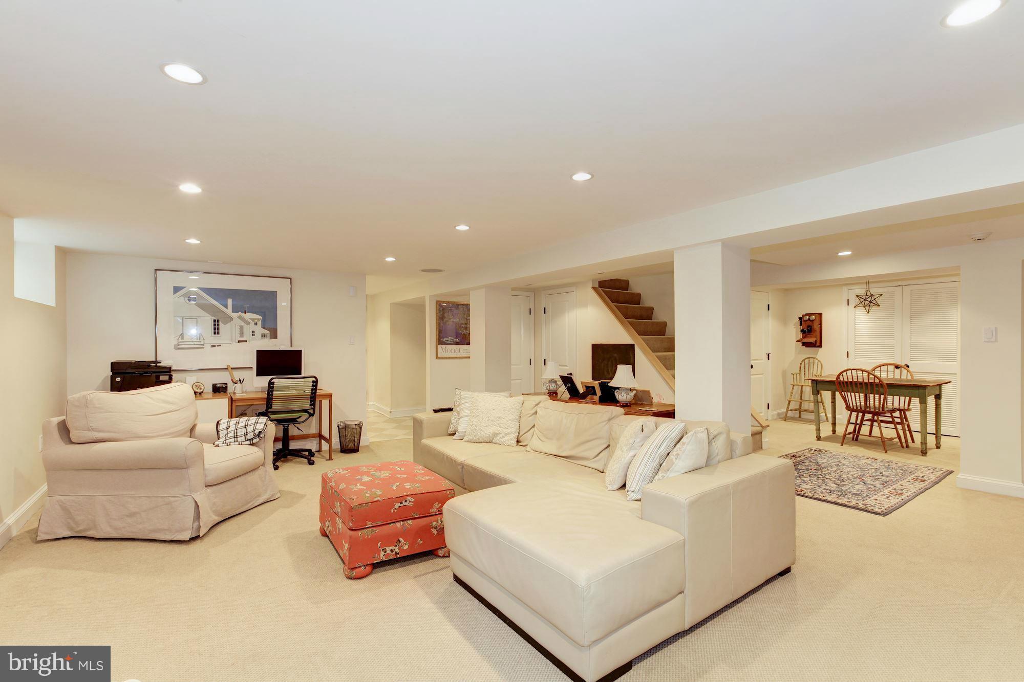 CHEVY CHASE - Residential