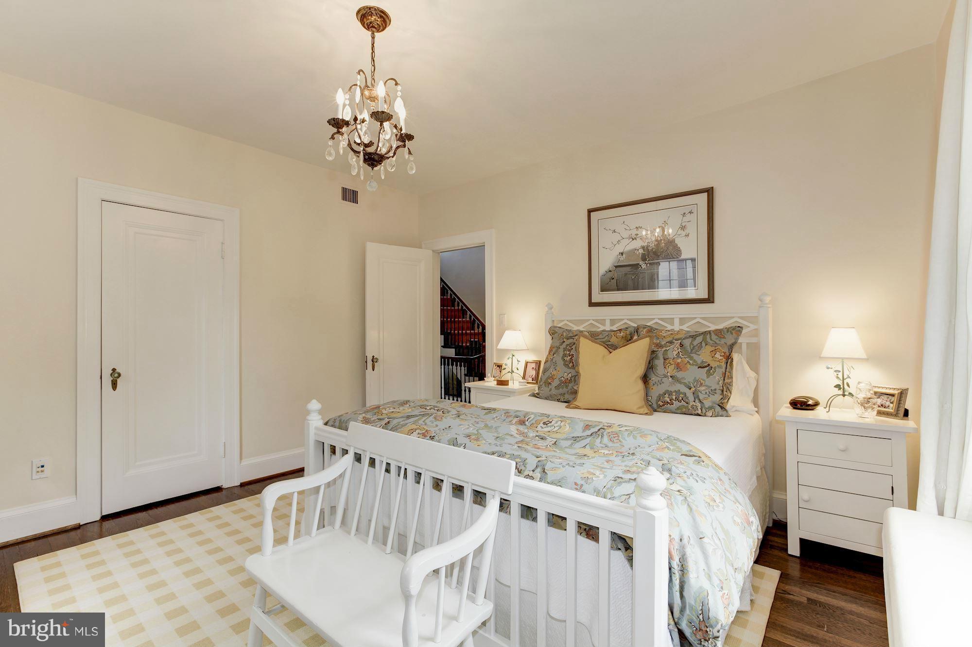 CHEVY CHASE - Residential