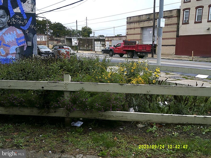 Seller is related to Agent.