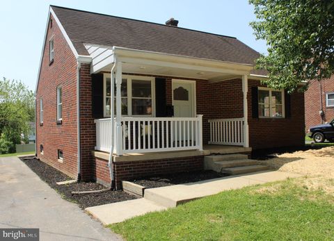 Photo of 1304 MAPLE AVE, LANCASTER, PA 17603 (MLS # PALA2034270)