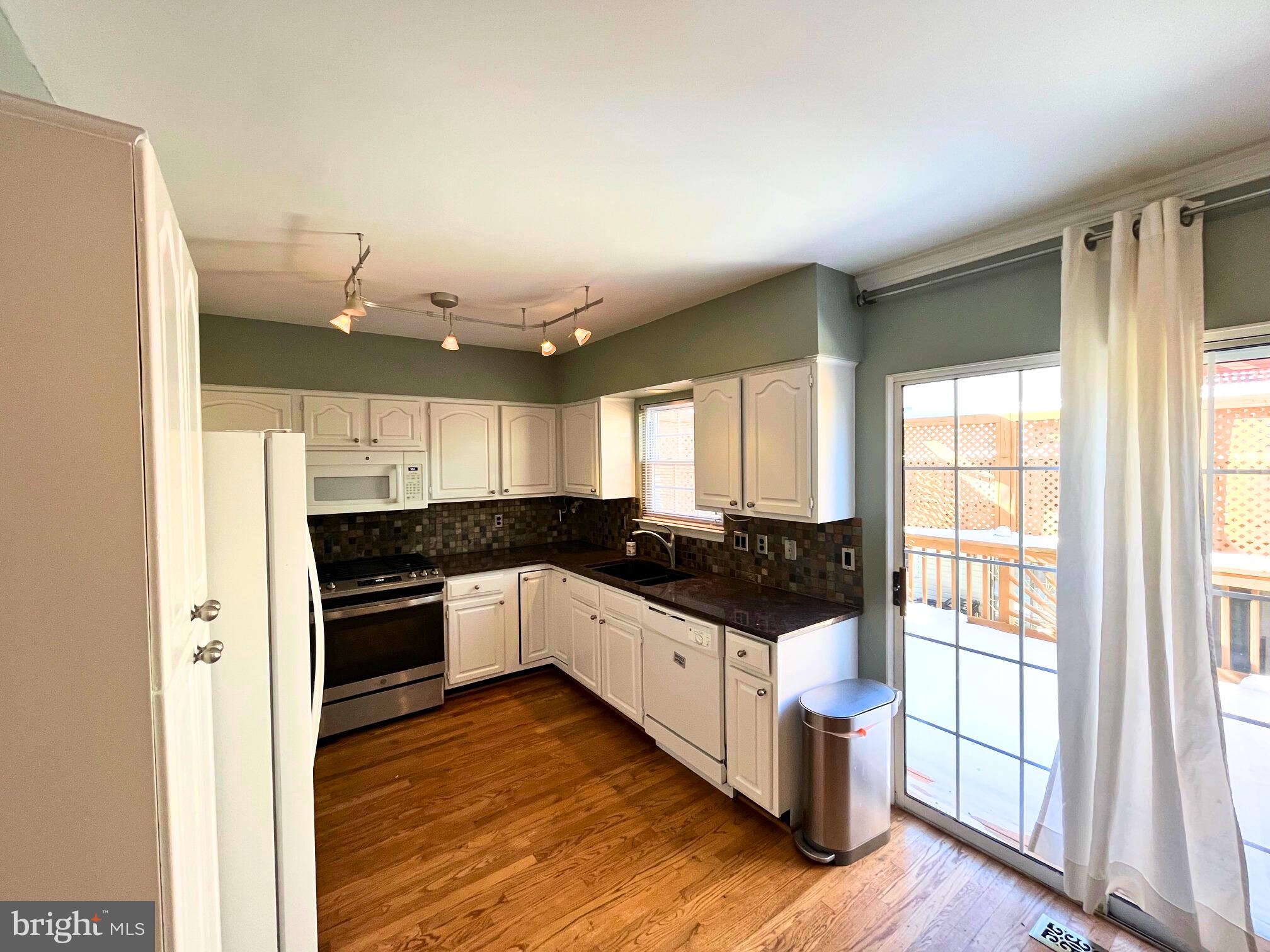 DEL RAY - Residential Lease