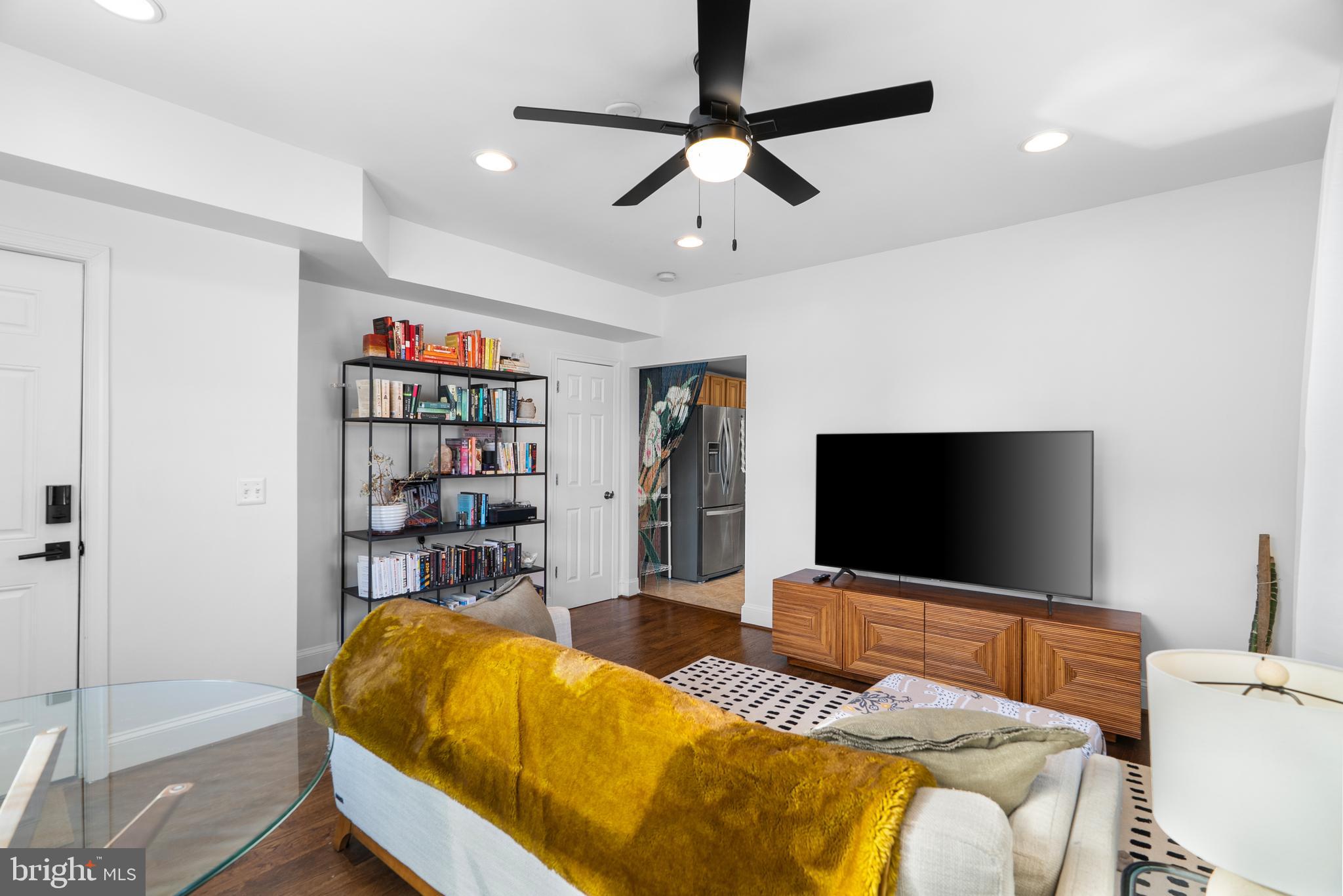 1668 TRINIDAD AVENUE NE 2