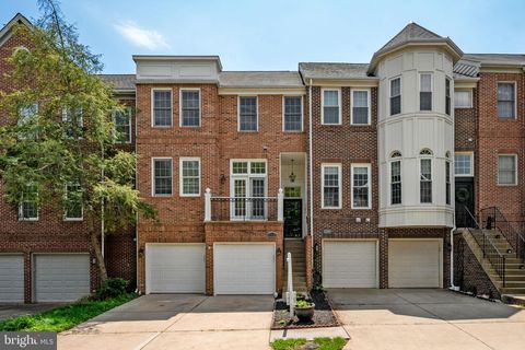 Photo of 47697 Whirlpool Square, STERLING, VA 20165 (MLS # VALO2120782)