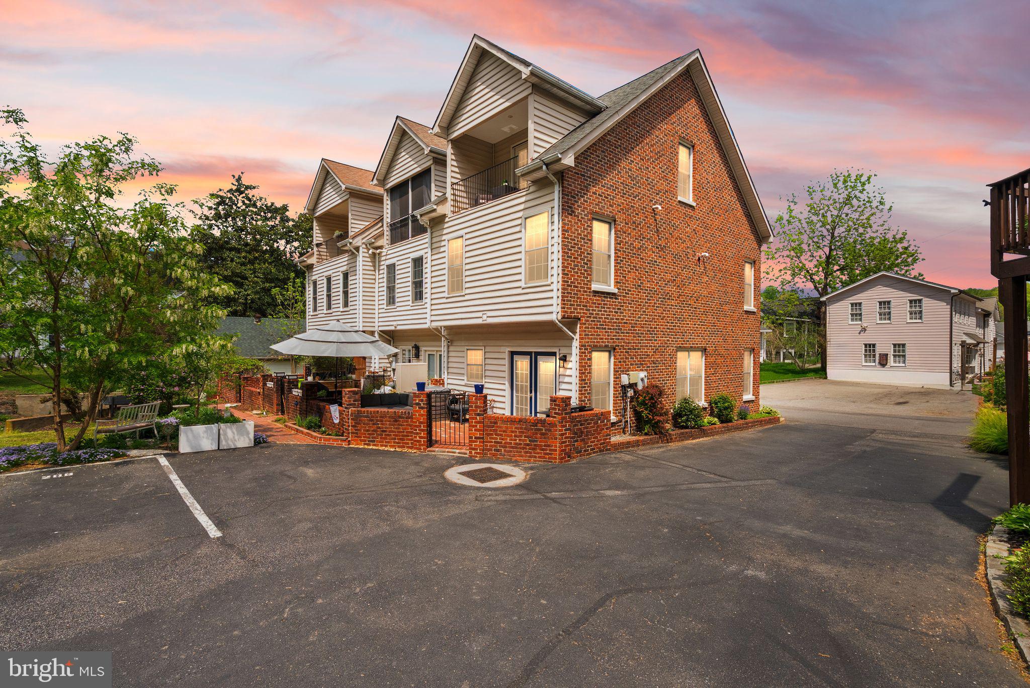 DAWSON'S GREENE - Residential