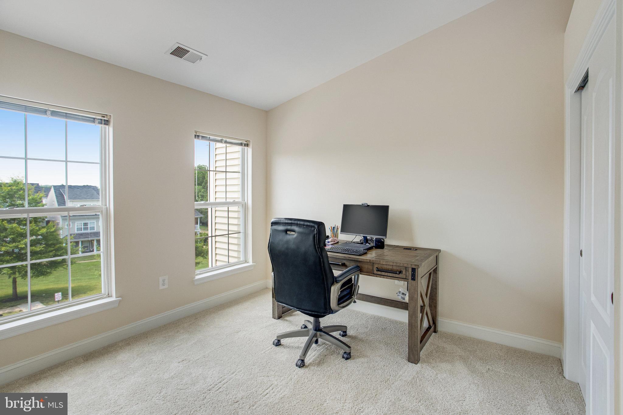 RIVER OAKS - Residential