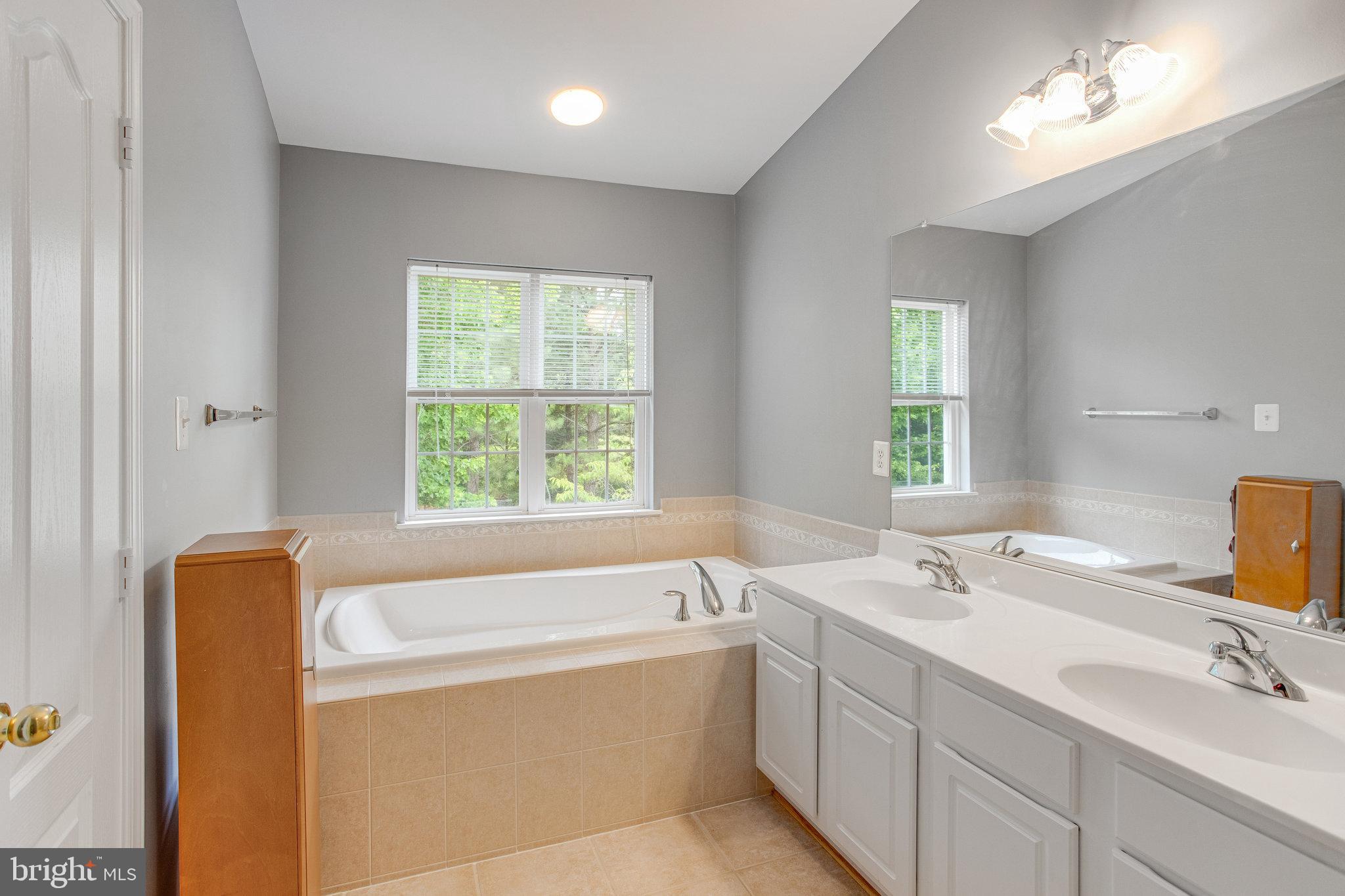 RIVER OAKS - Residential