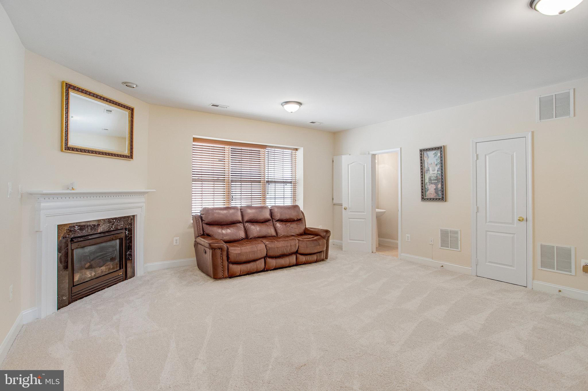 RIVER OAKS - Residential