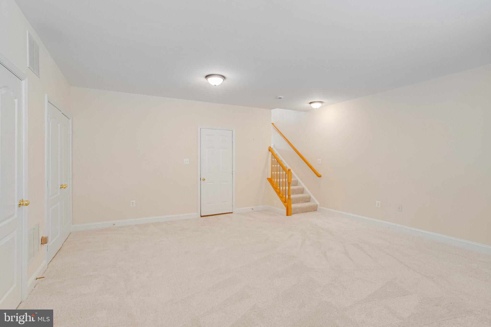 RIVER OAKS - Residential