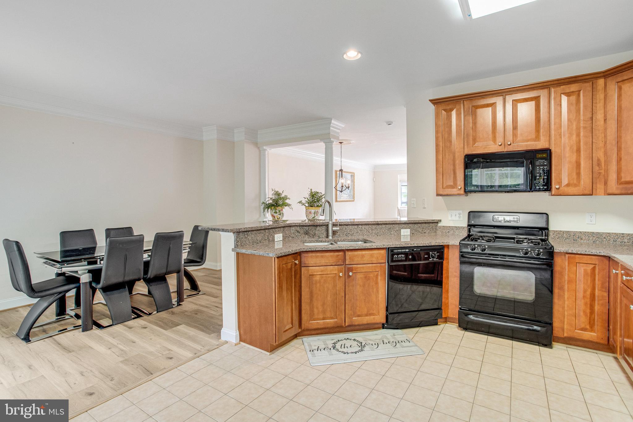 RIVER OAKS - Residential