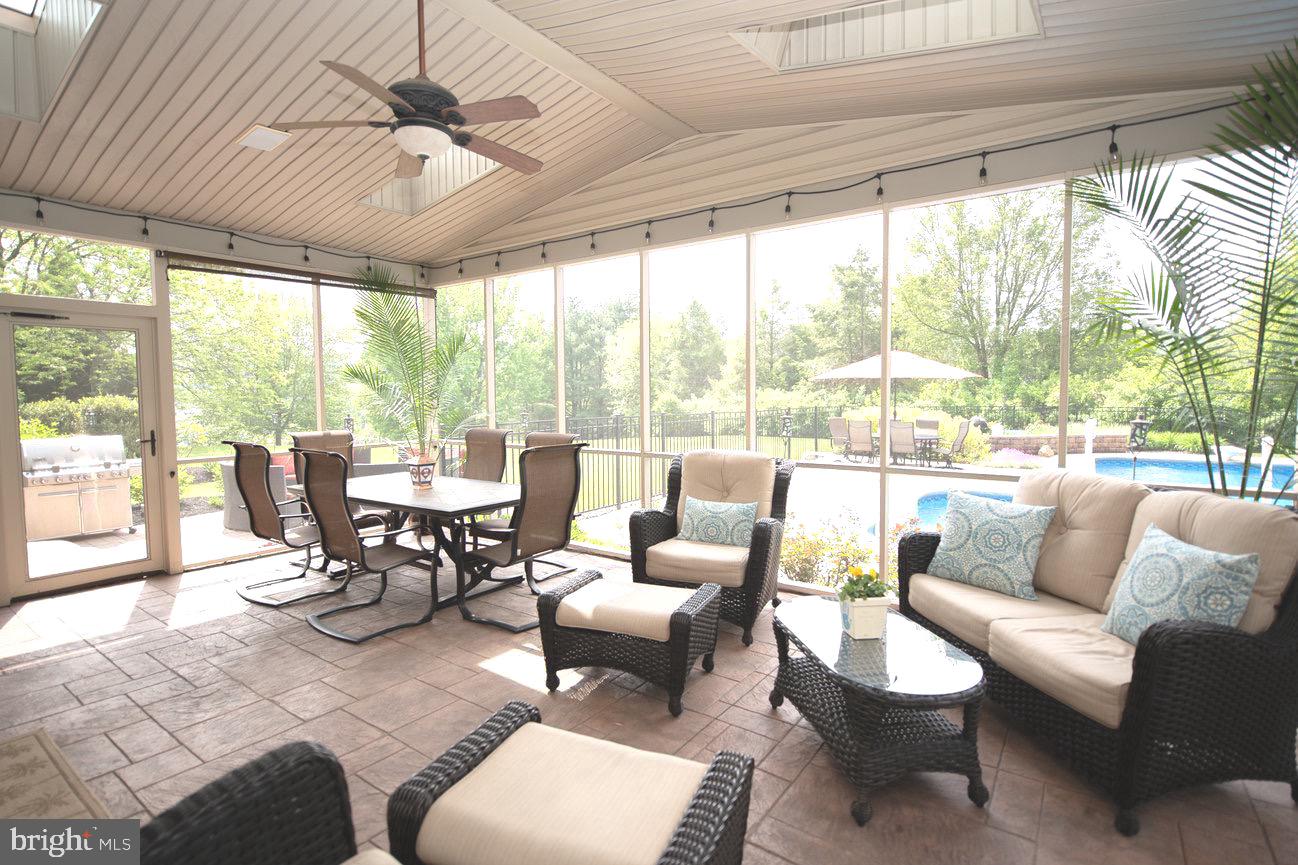 STONEY RUN - Residential