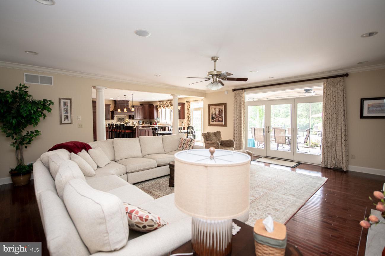 STONEY RUN - Residential