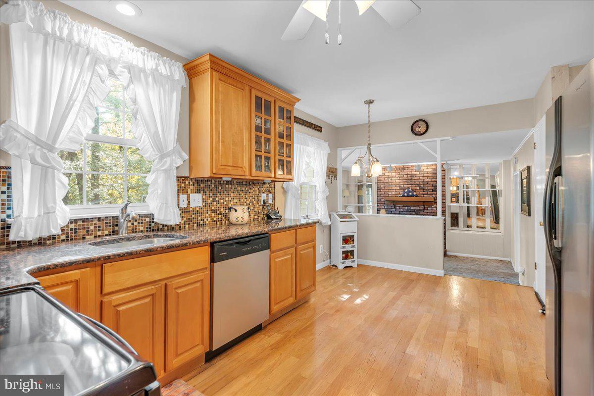 2126 MAGNOLIA COURT