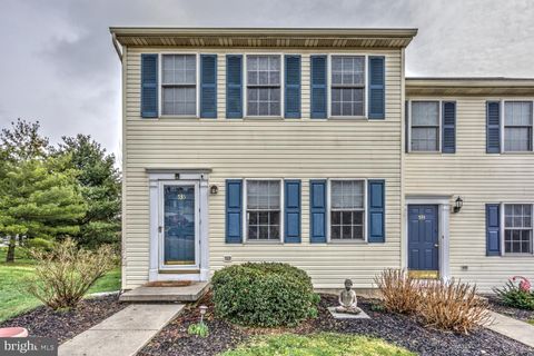 Photo of 535 Wood Duck Drive, Manheim, PA 17545 (MLS # PALA2047562)