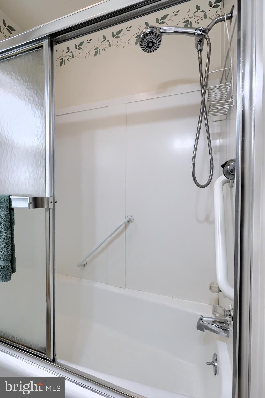 EASTLAND HILLS - Residential