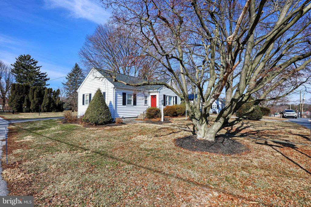Photo of 172 S Eastland Drive, LANCASTER, PA 17602 (MLS # PALA2063928)