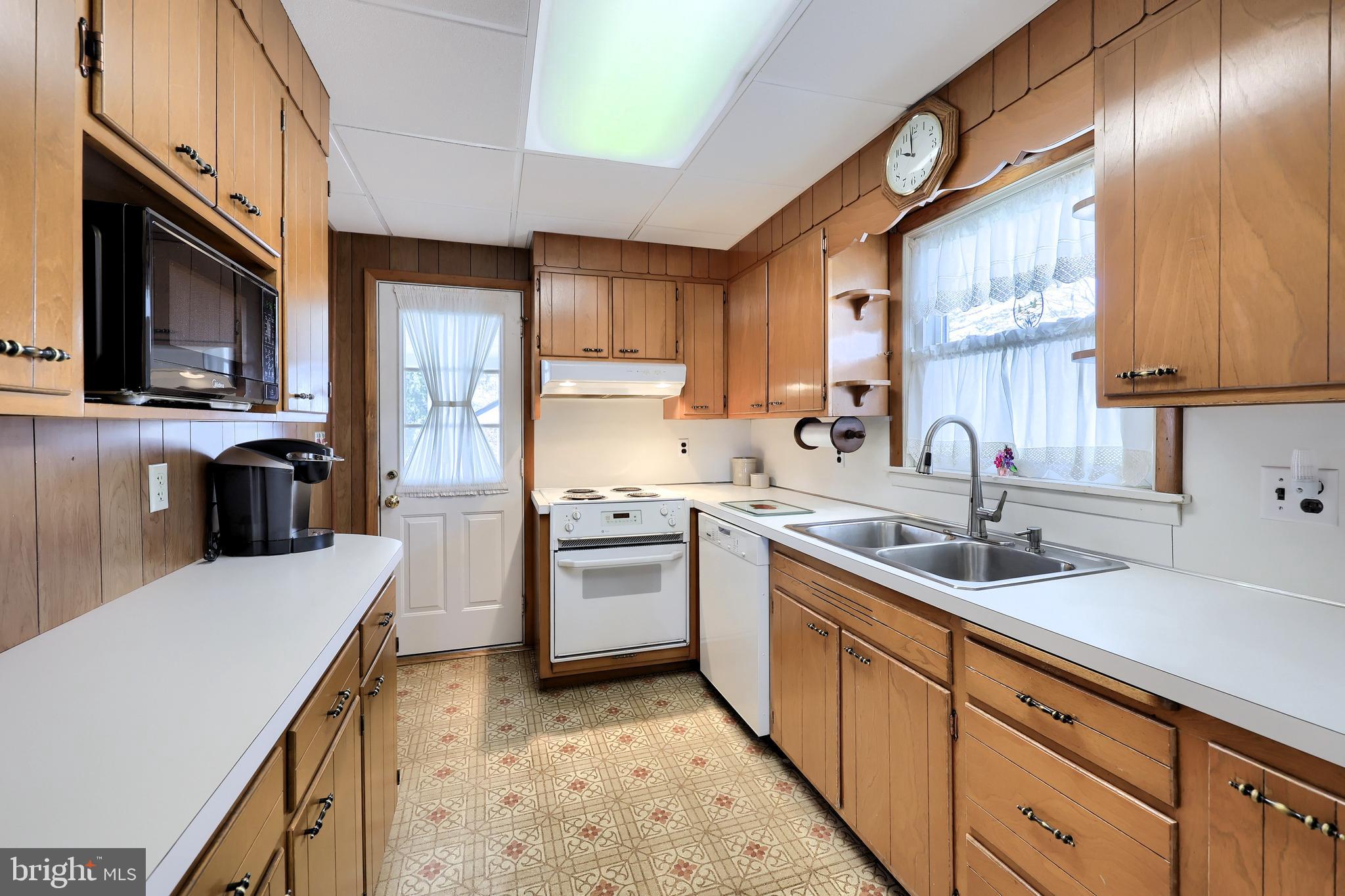 EASTLAND HILLS - Residential