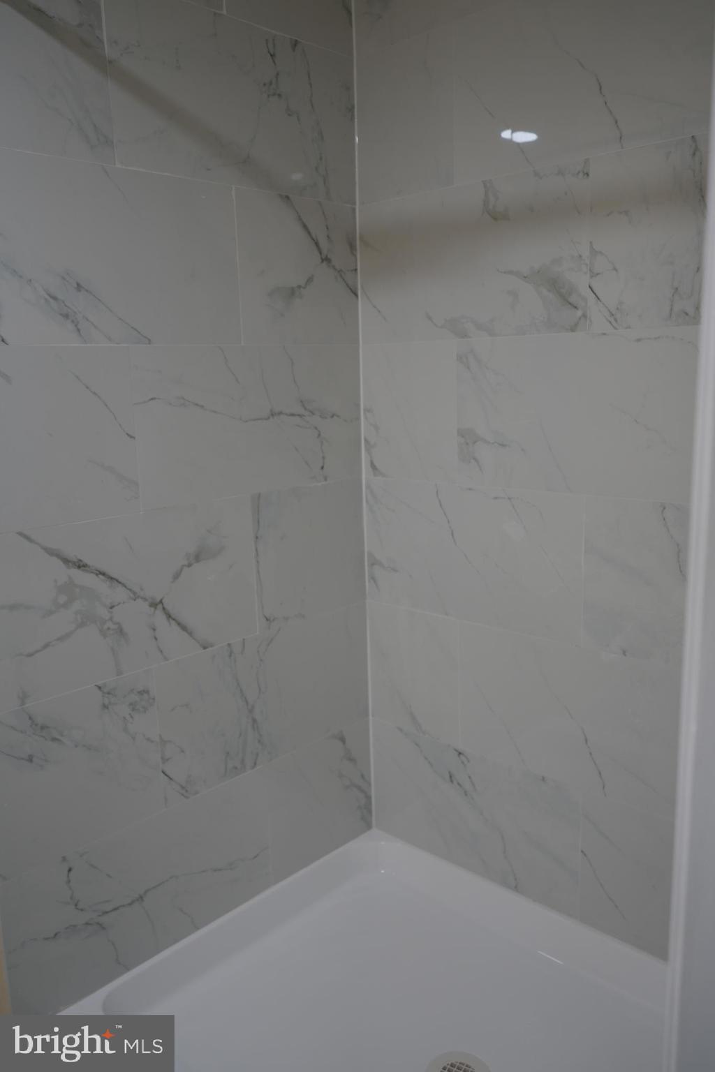 EDGEWOOD KNOLLS - Residential