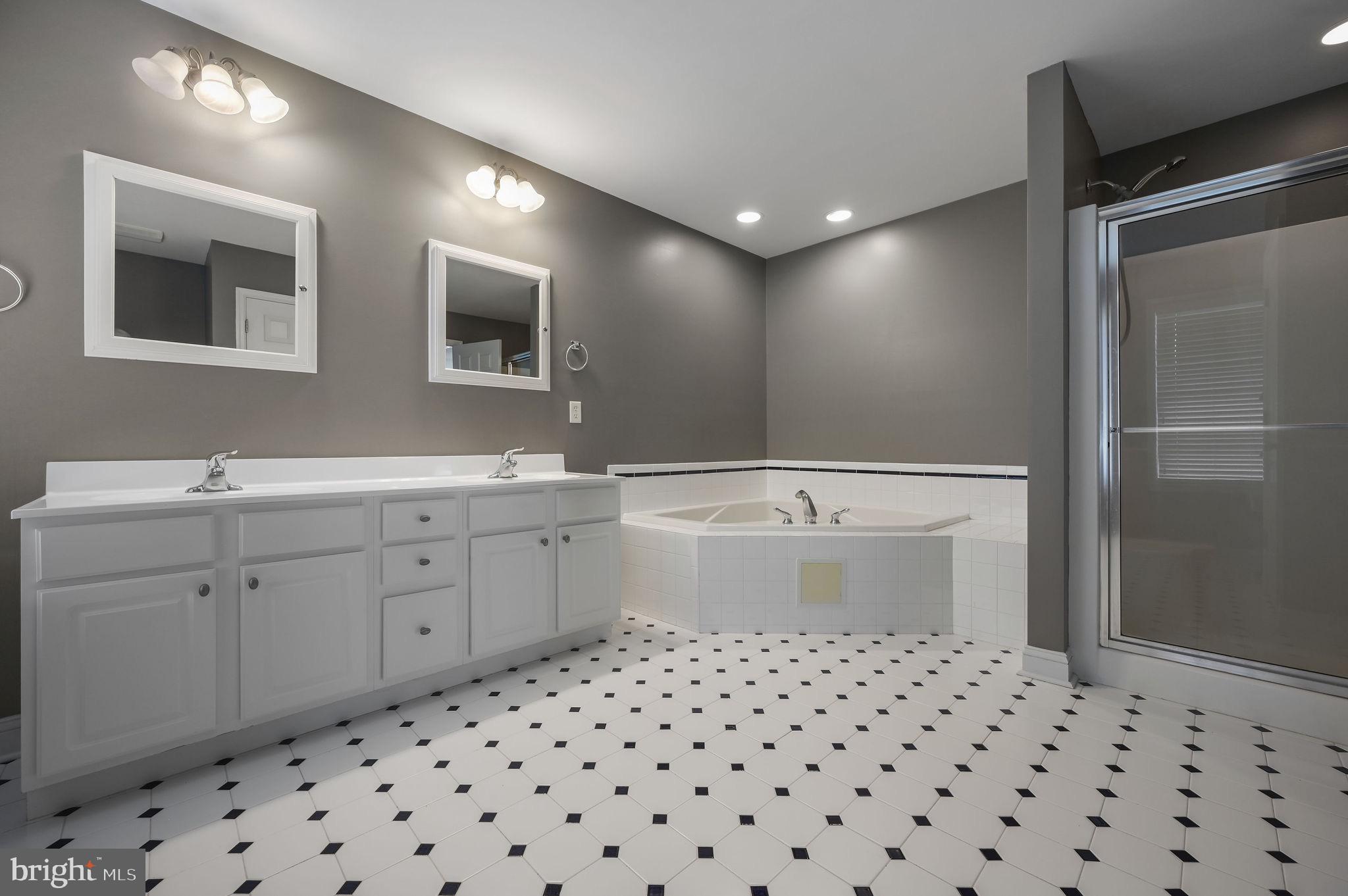 STEELES RIDGE - Residential Lease