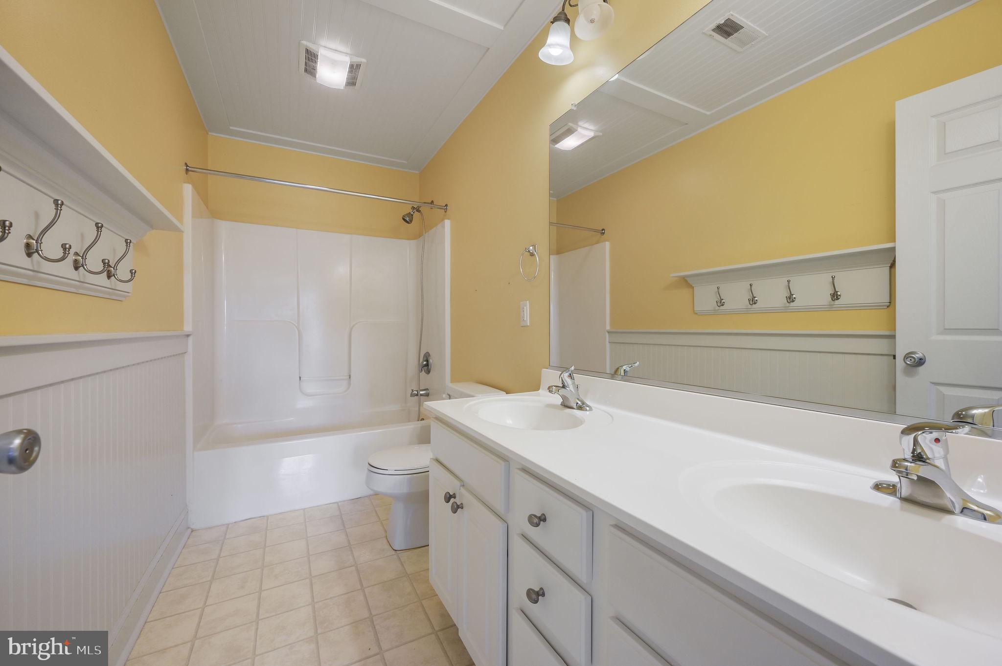 STEELES RIDGE - Residential Lease