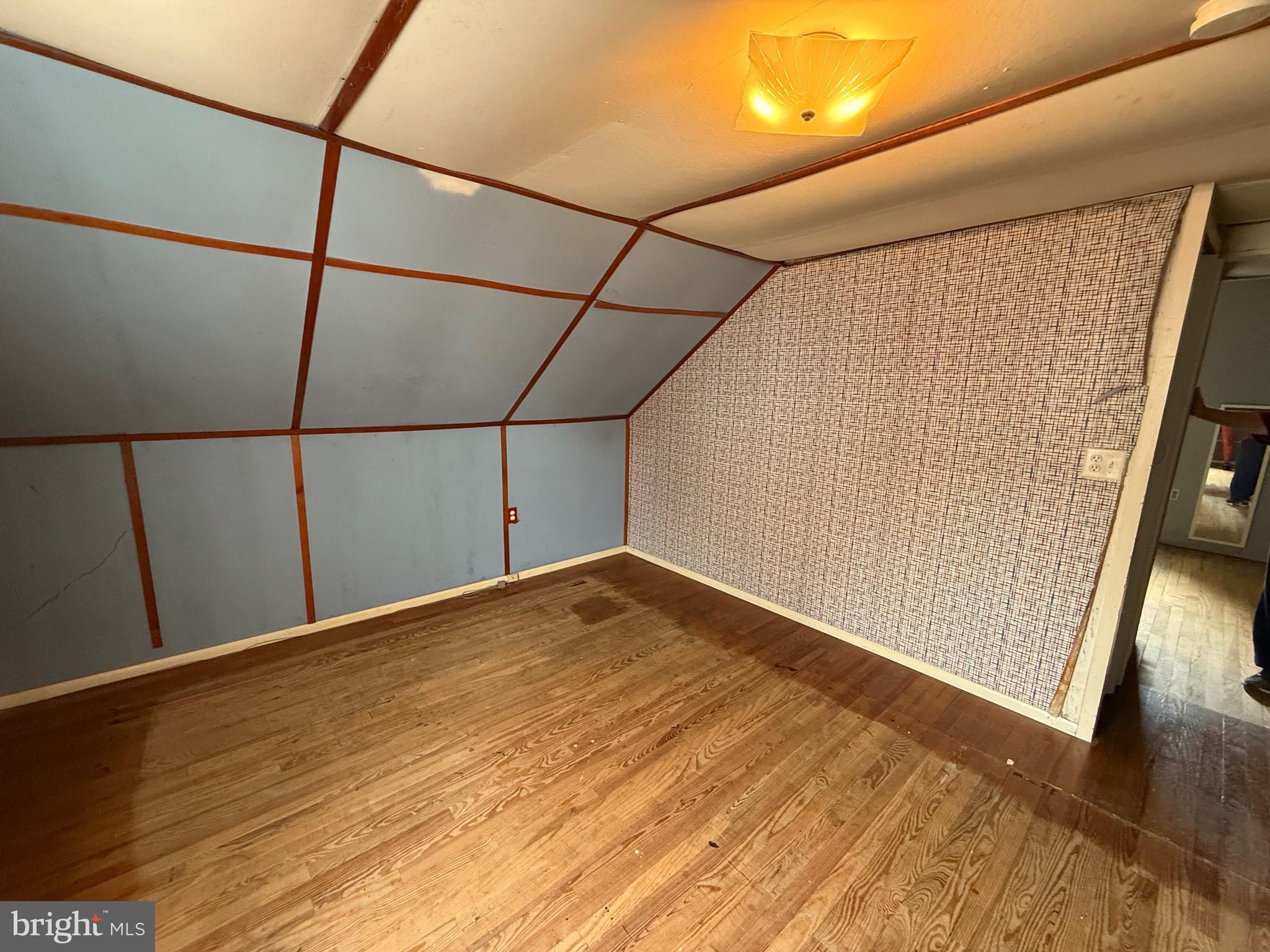 SOUTH TEMPLE HEIGH - Residential