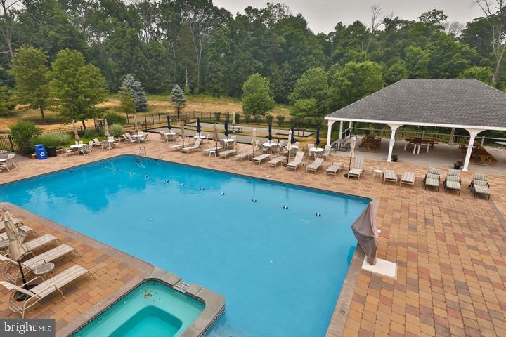 MEADOW GLEN - Residential