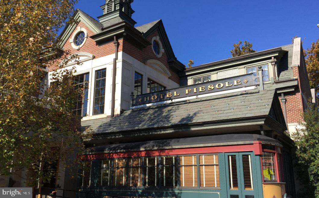 MEADOW GLEN - Residential