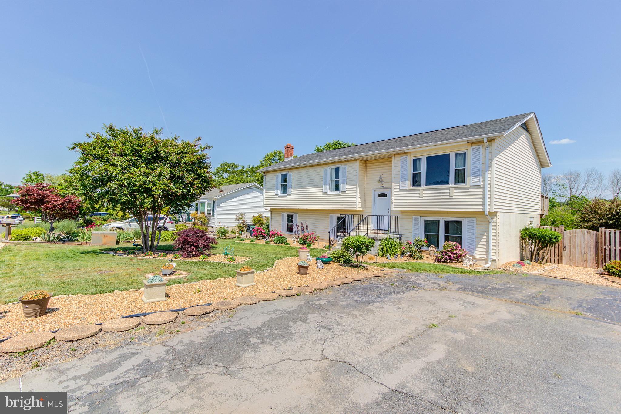 MEADOWBROOKE - Residential