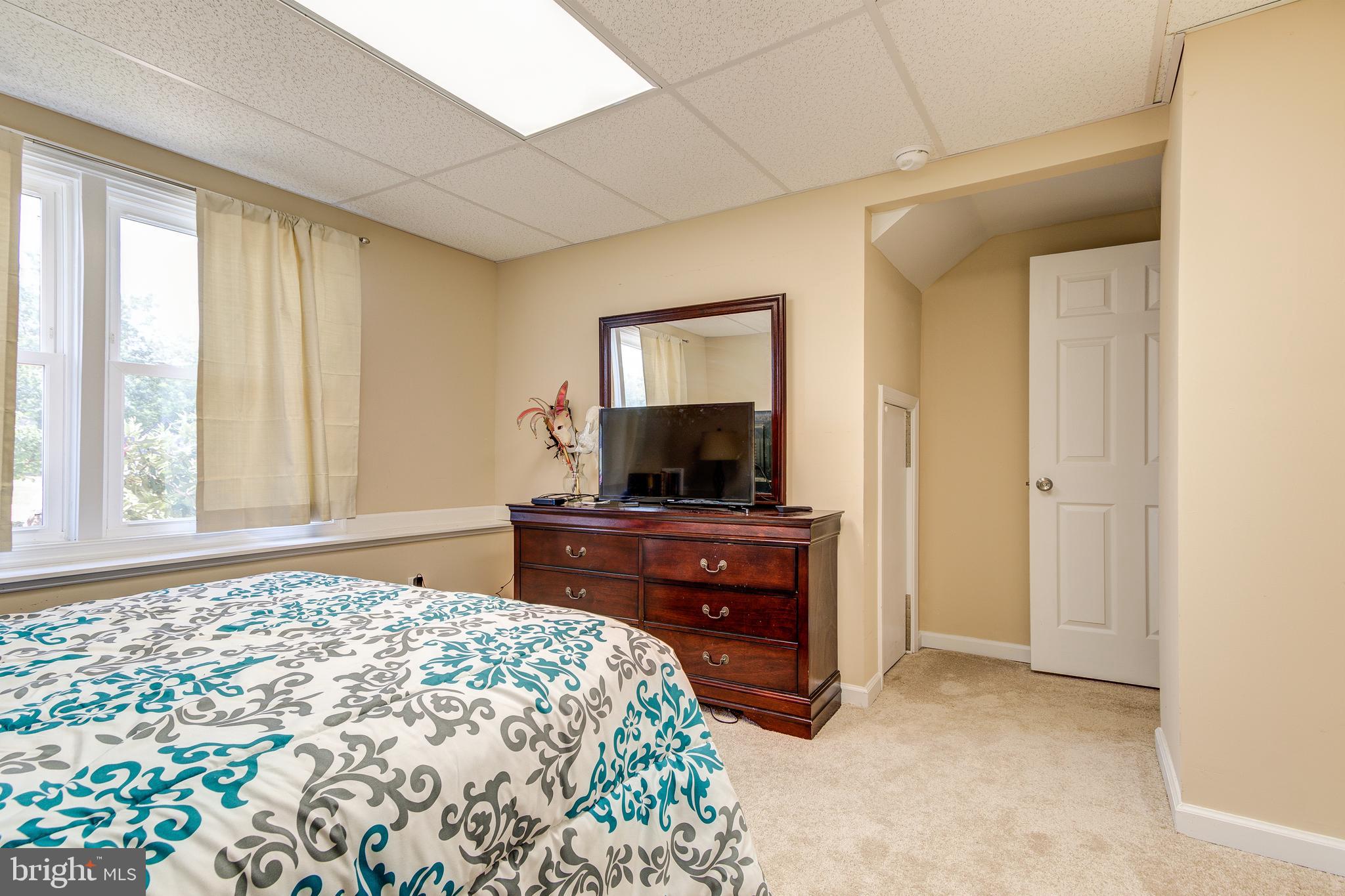 MEADOWBROOKE - Residential