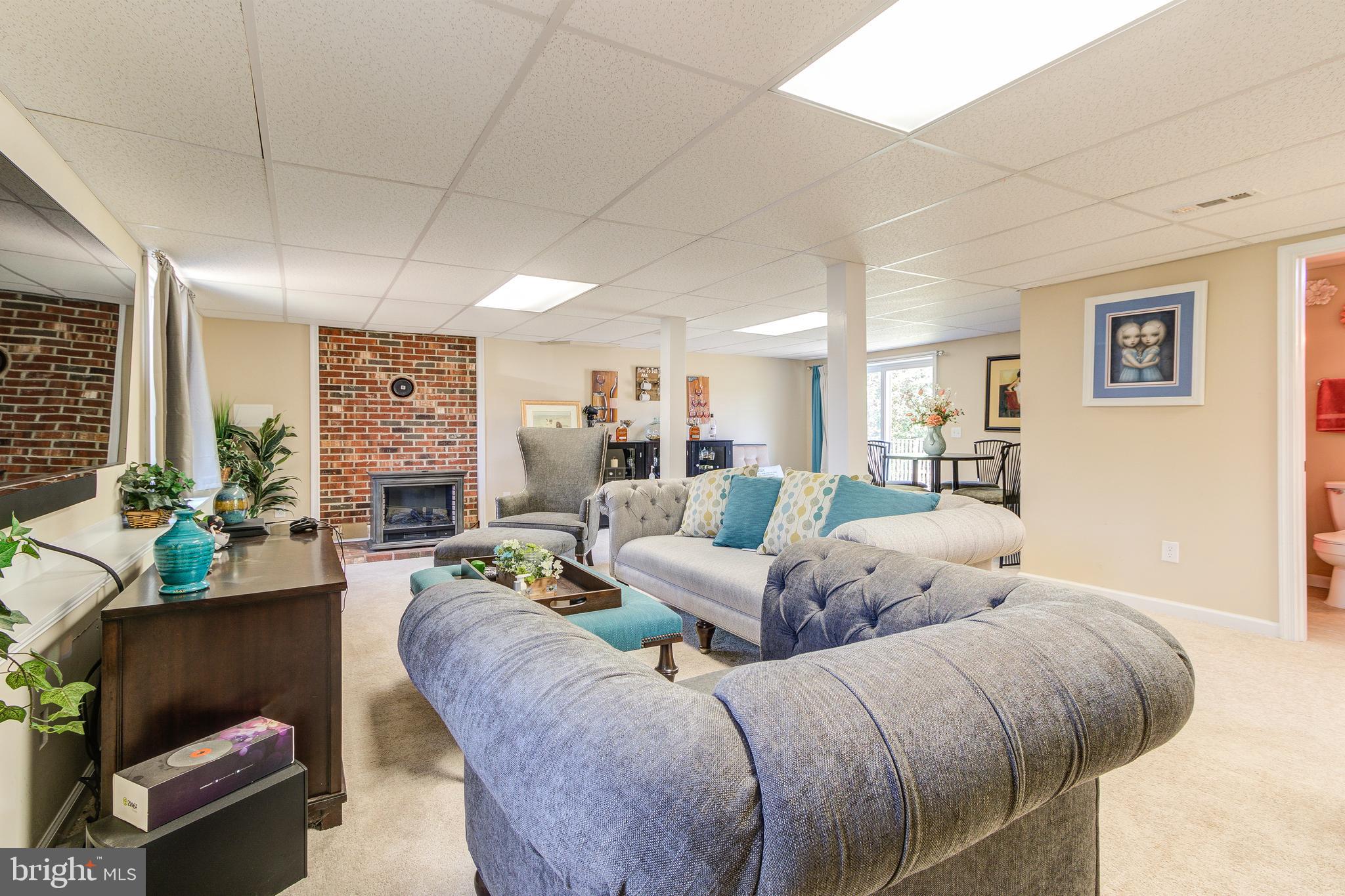 MEADOWBROOKE - Residential