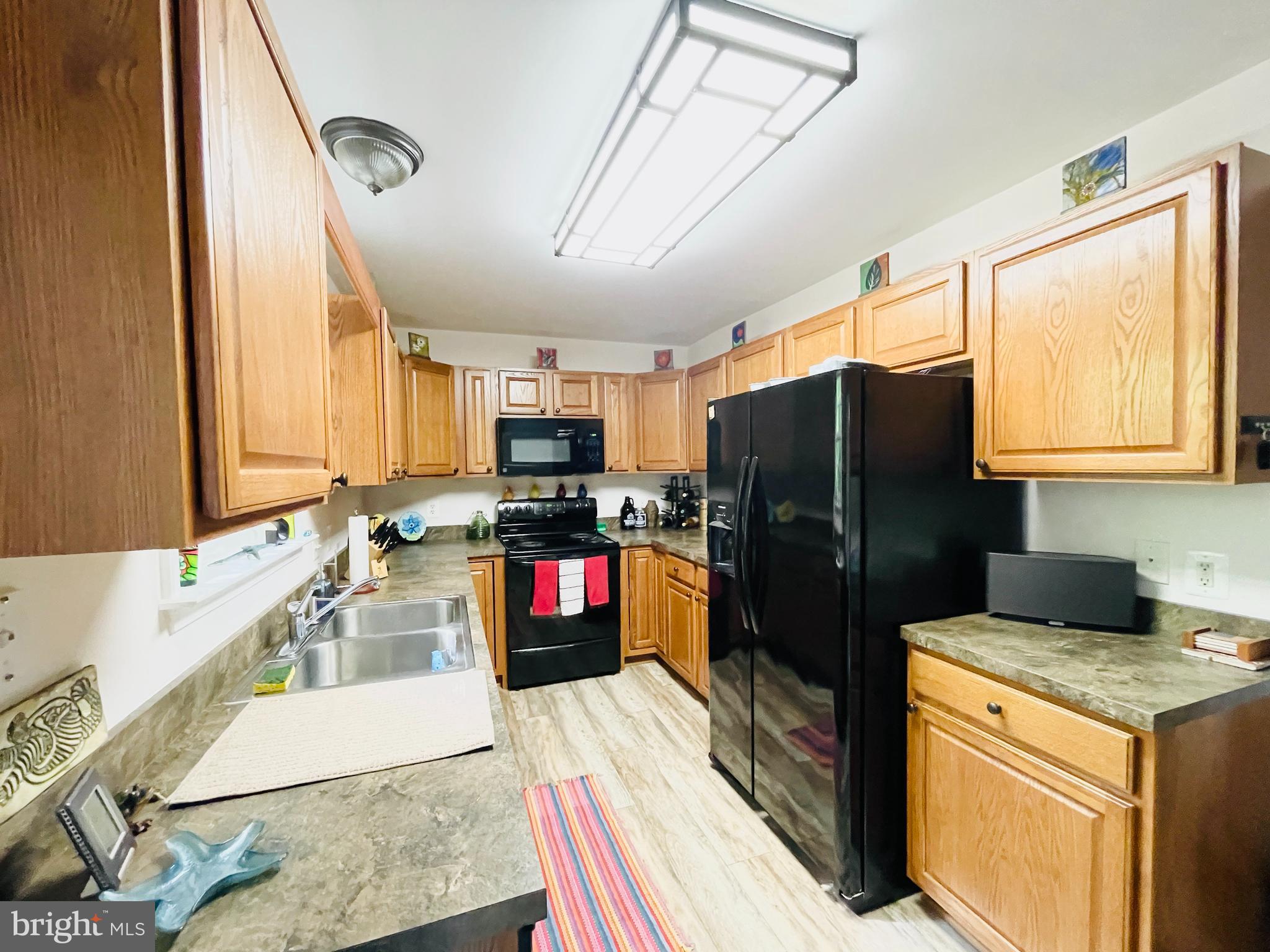 INDEPENDENCE SHORES - Residential Lease