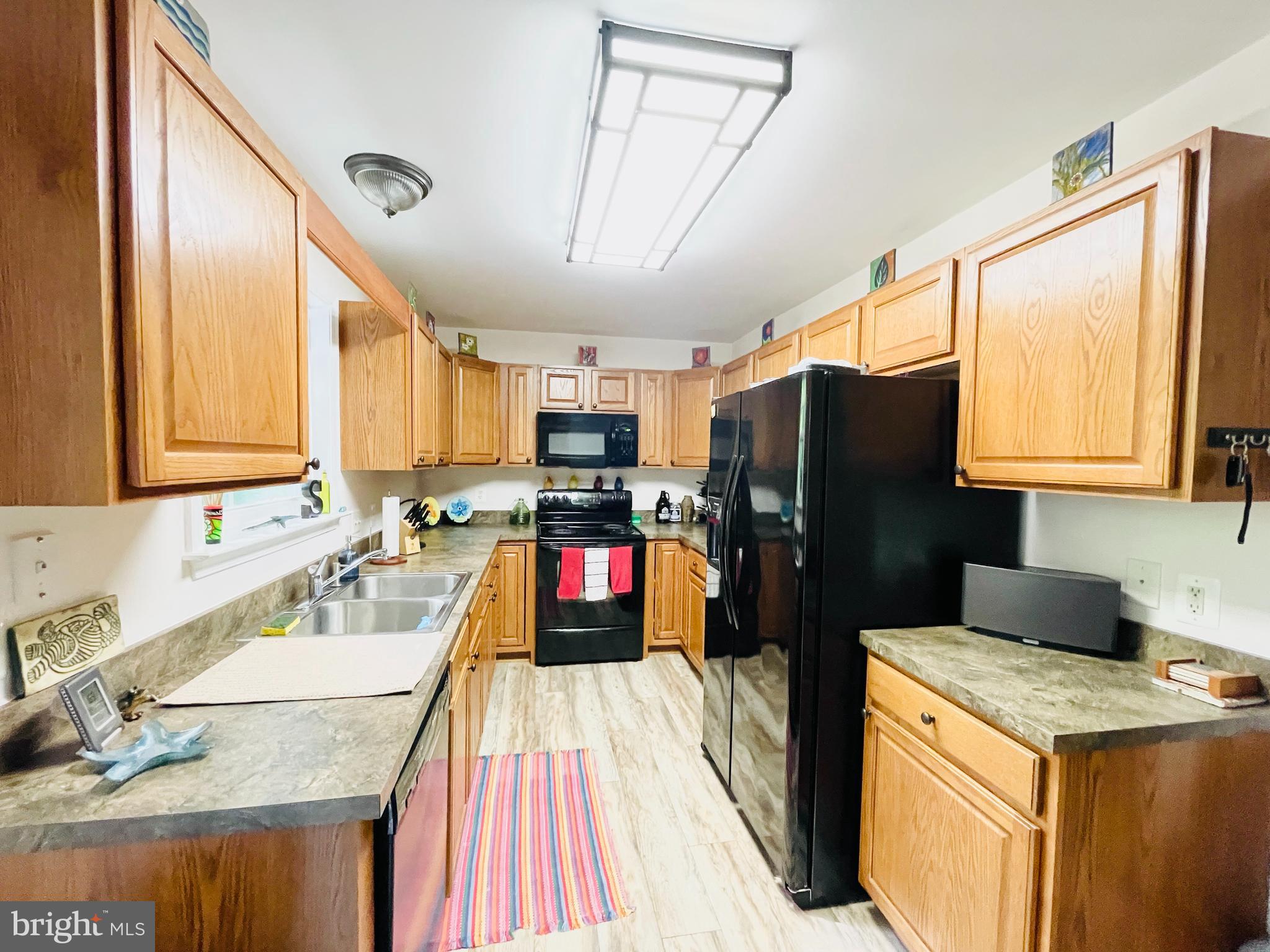 INDEPENDENCE SHORES - Residential Lease