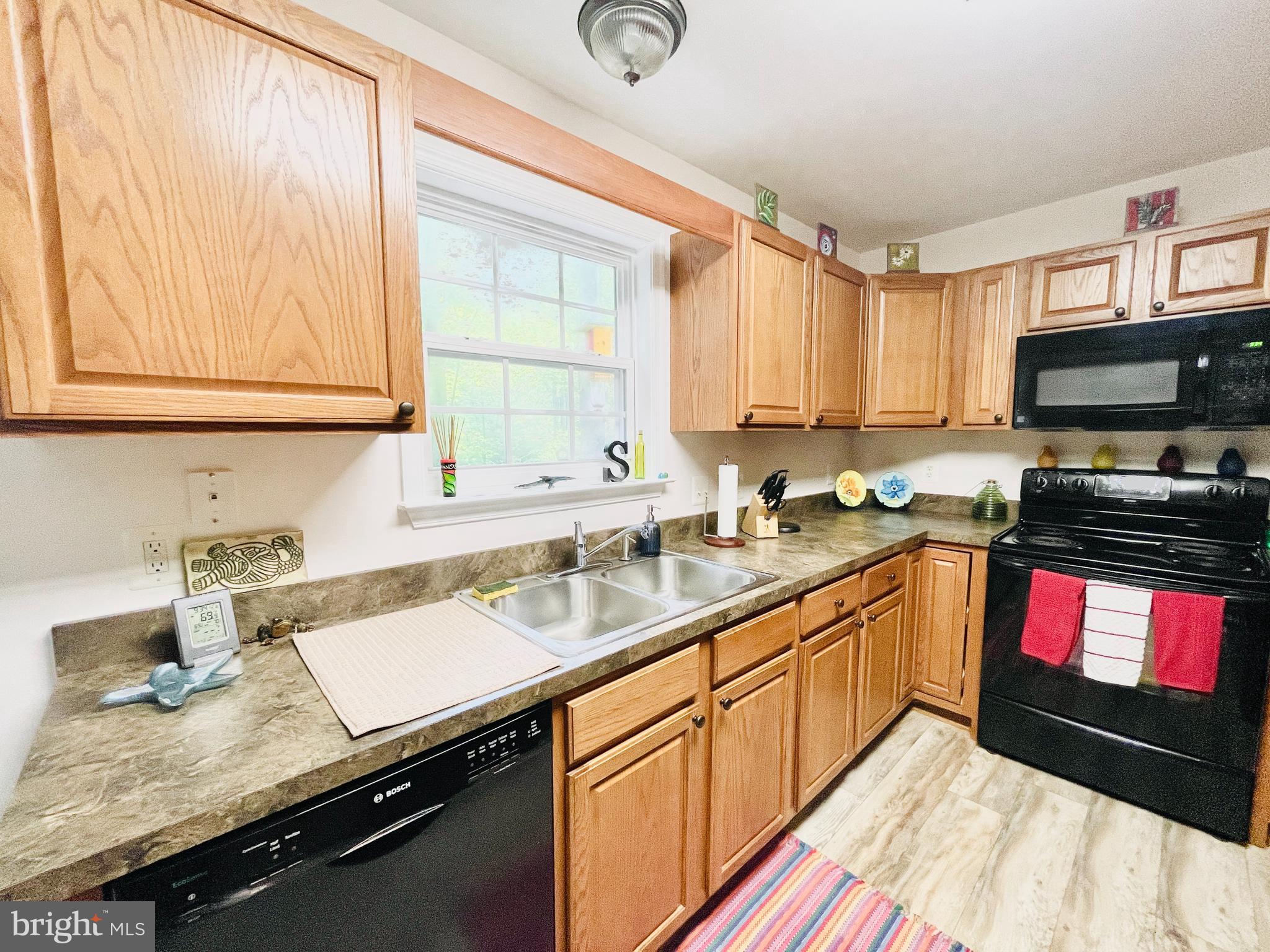 INDEPENDENCE SHORES - Residential Lease