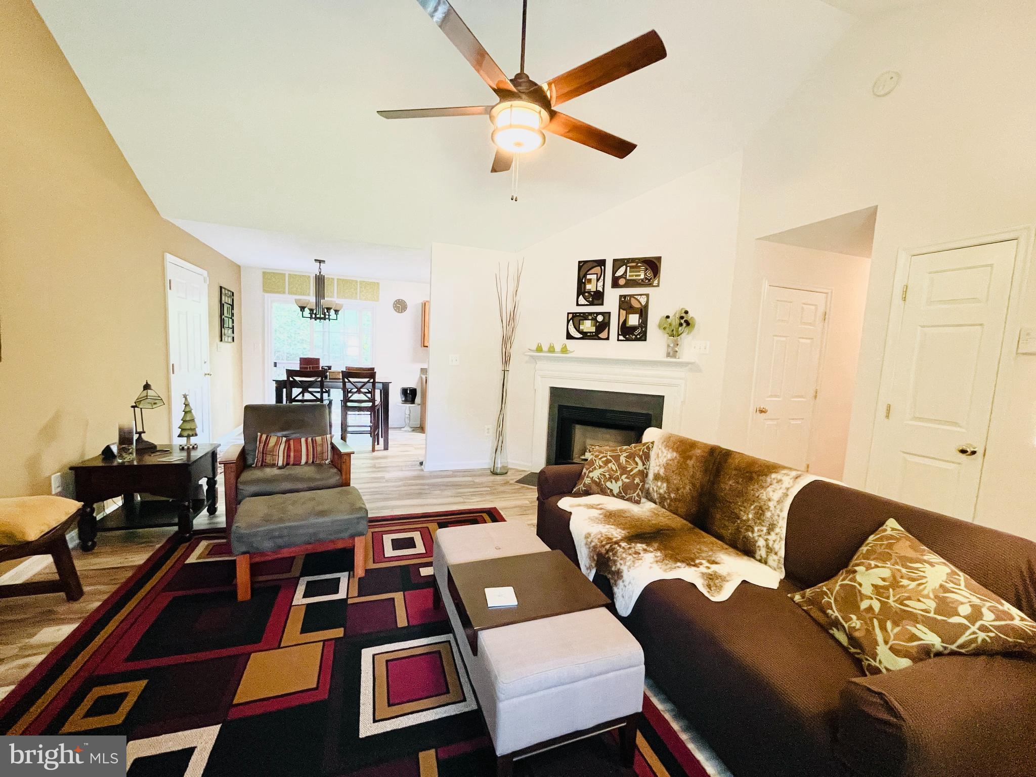 INDEPENDENCE SHORES - Residential Lease