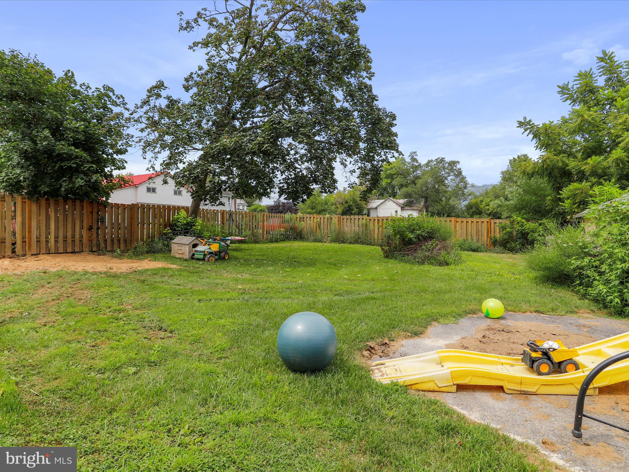 TOWN OF ROMNEY - Residential