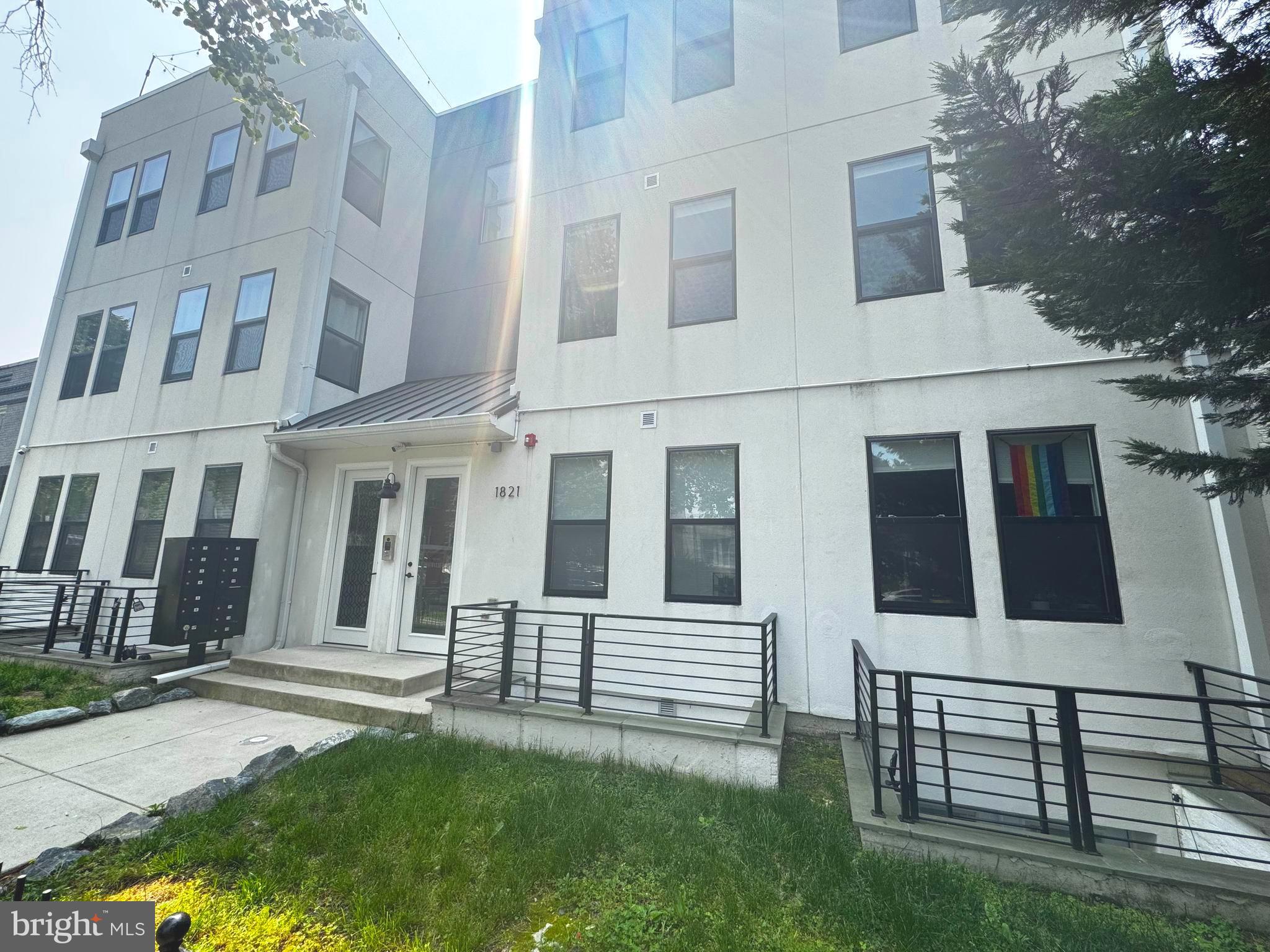 1821 I STREET NE 3