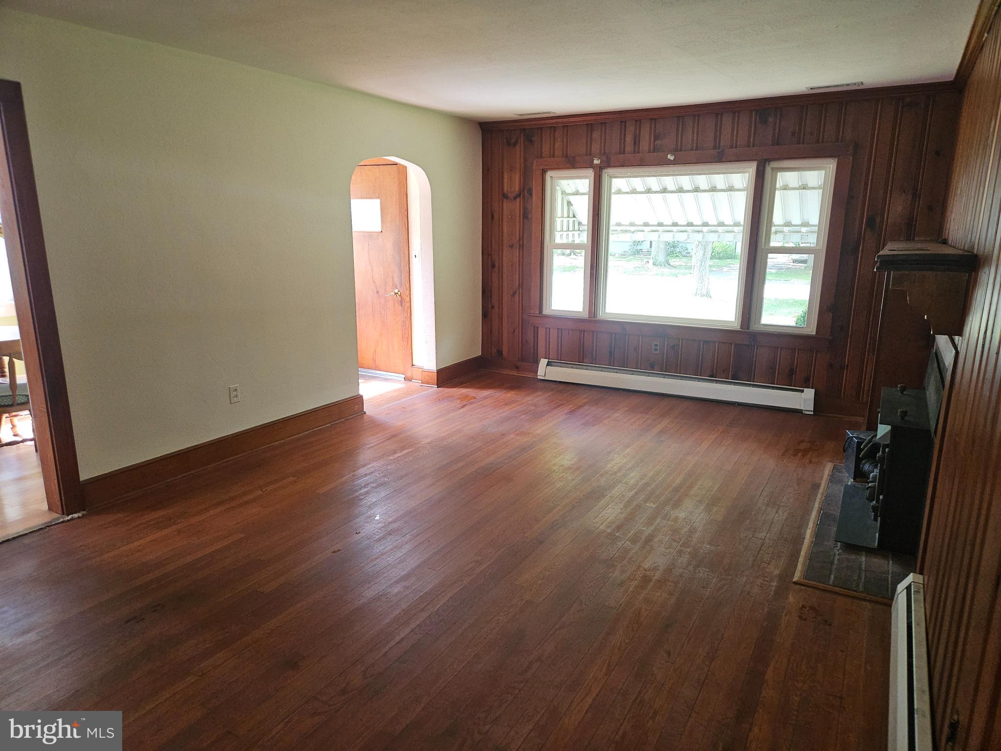 412 TRIPPE AVENUE