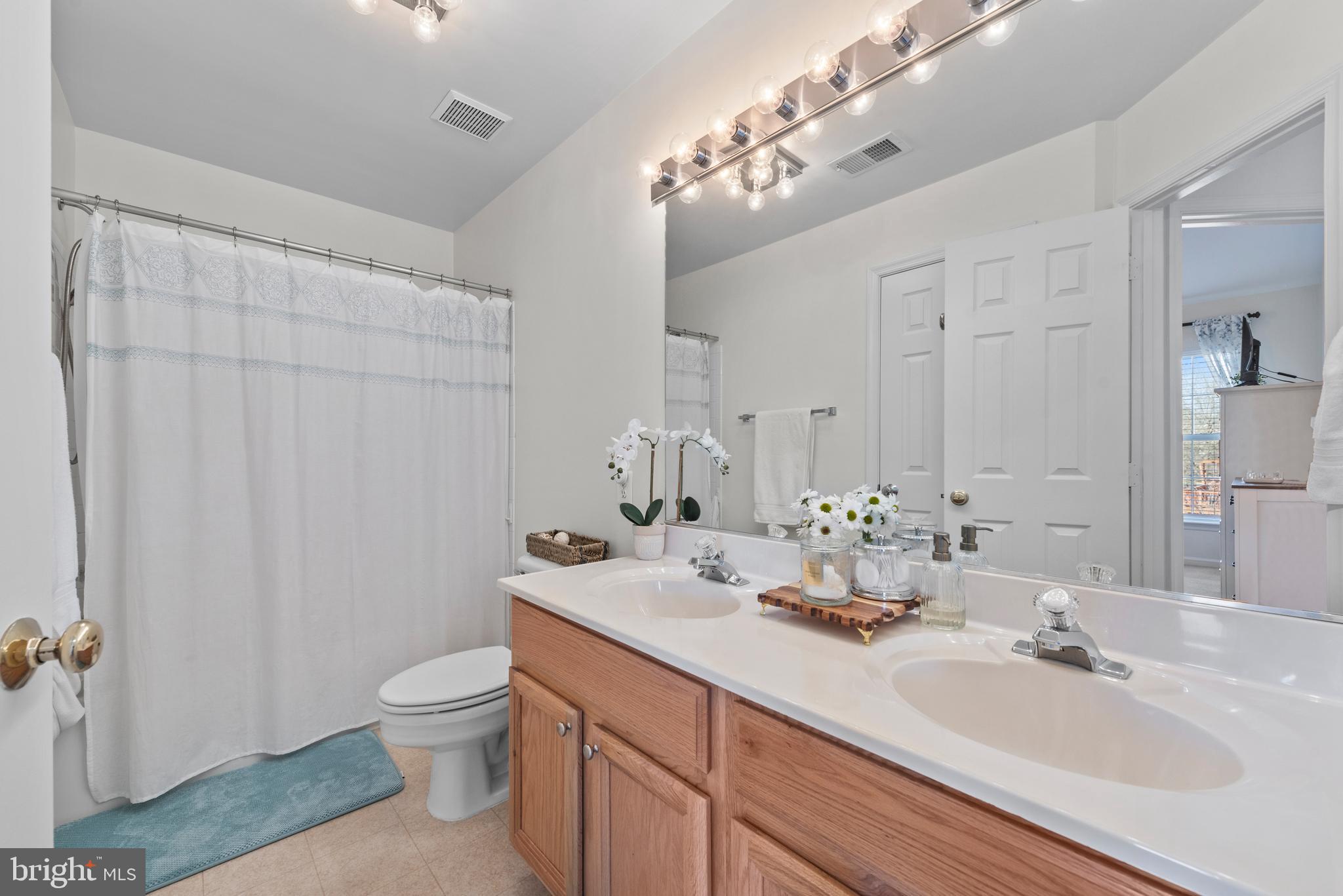 NORTHLAKE - Residential