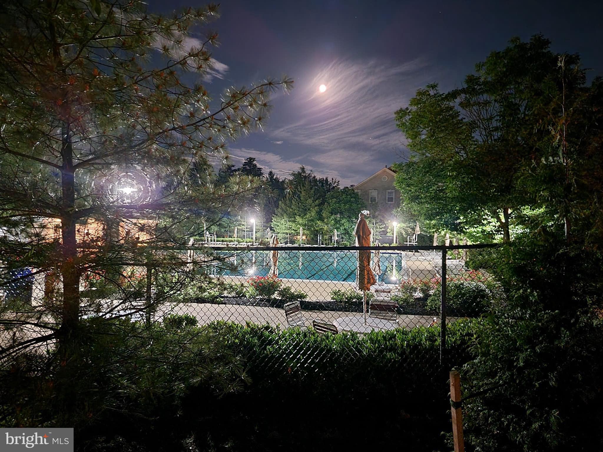 NORTHLAKE - Residential