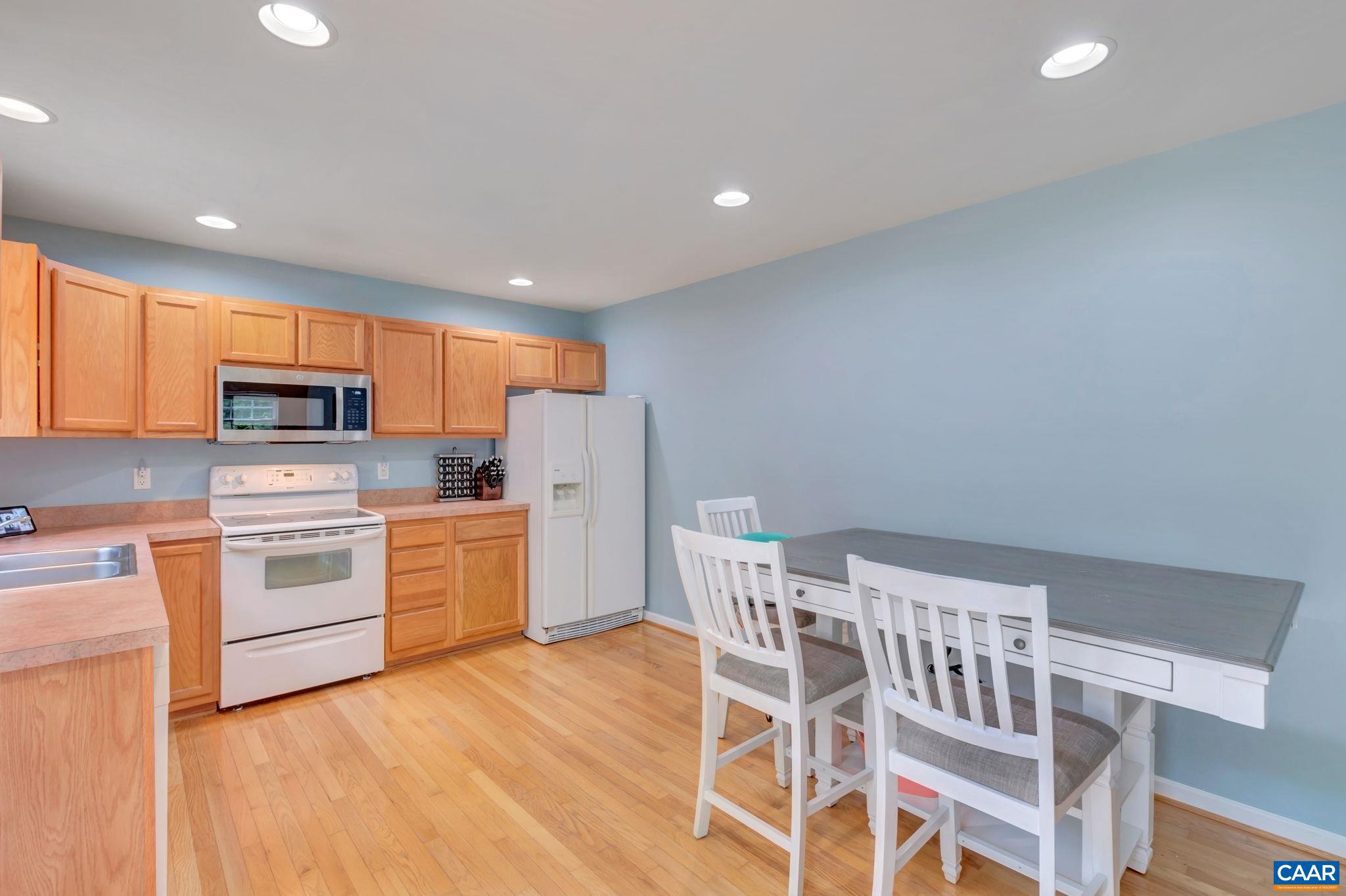 LAKE MONTICELLO - Residential