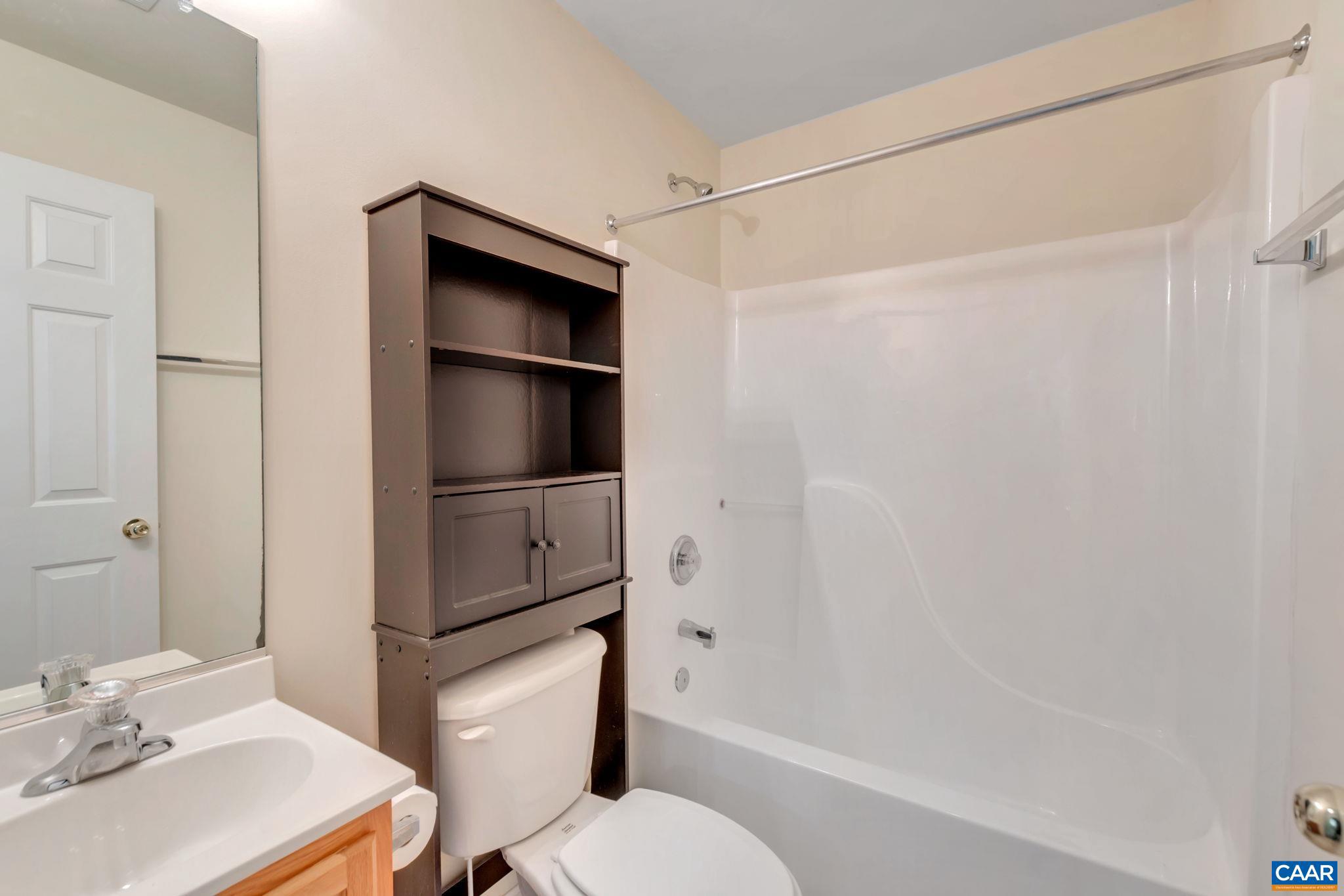 LAKE MONTICELLO - Residential