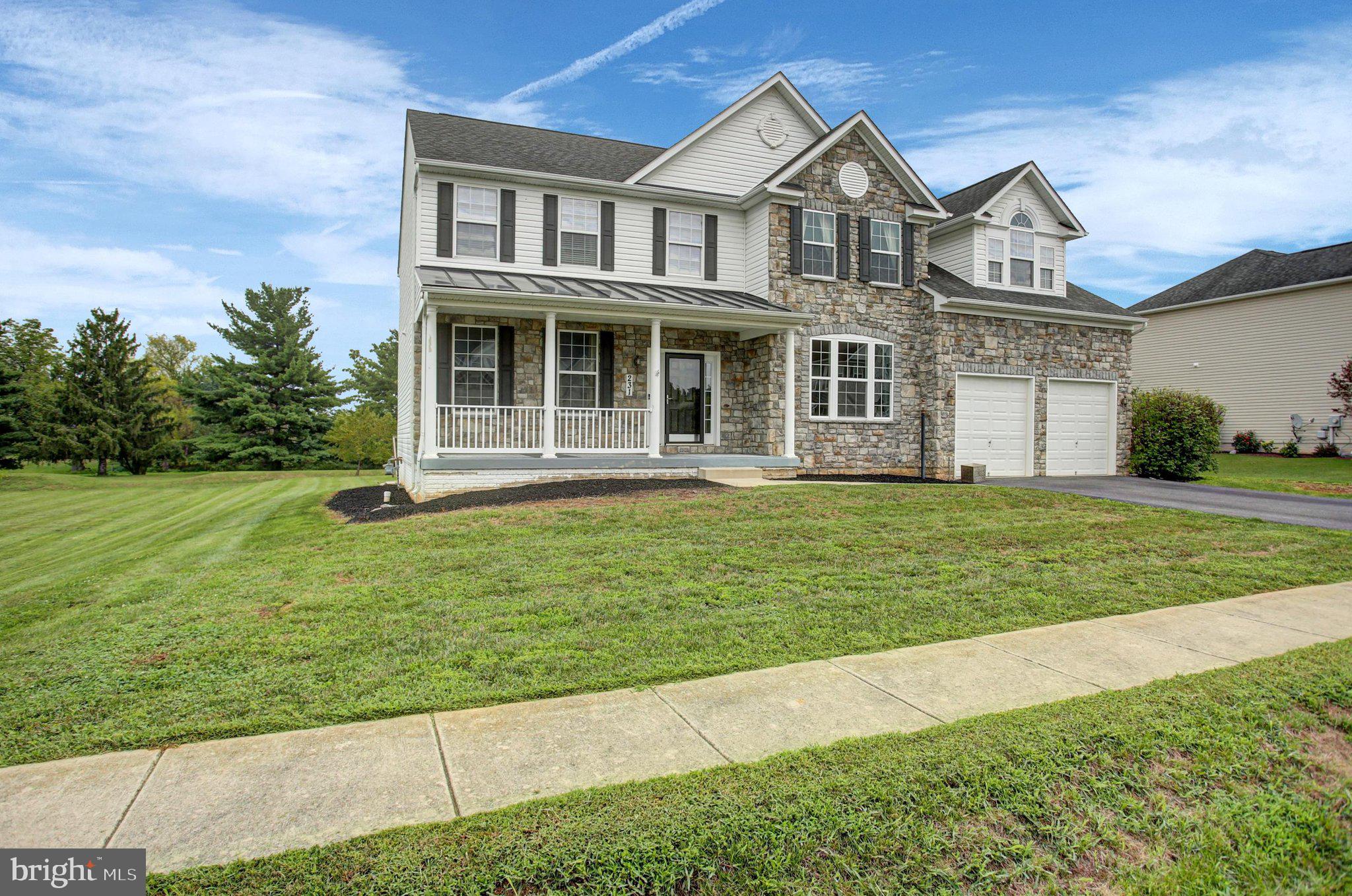 231 SCARLET CIRCLE