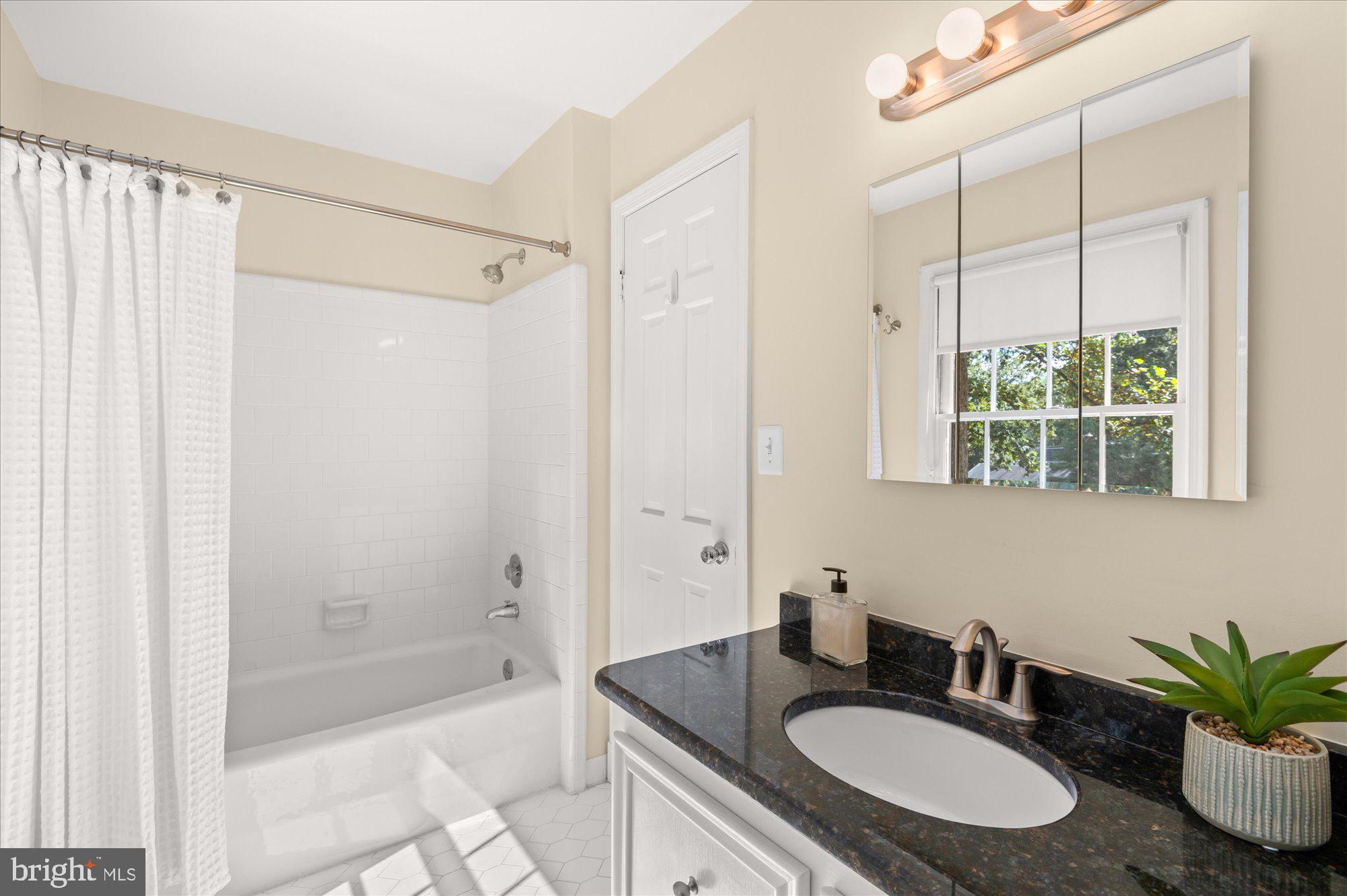 MCAULEY PARK - Residential