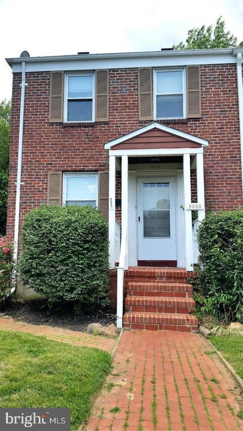 Townhouse For Sale - 8528 Water Oak Road<br/> Baltimore County, PARKVILLE, MD 21234
