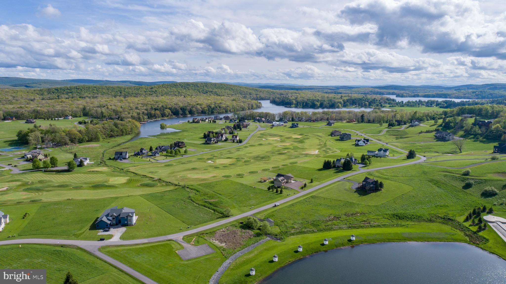 WATERFRONT GREENS - Land