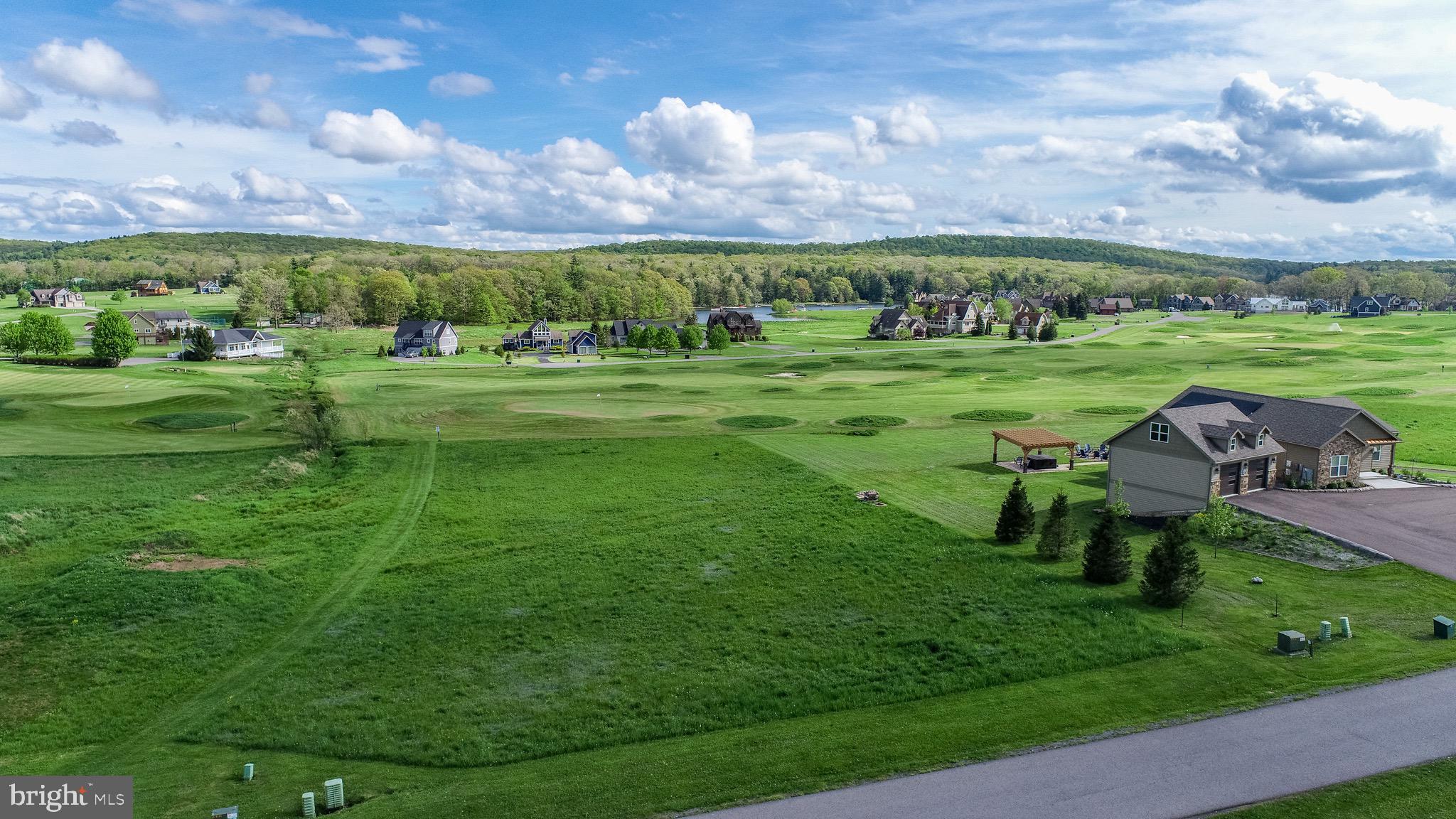 WATERFRONT GREENS - Land