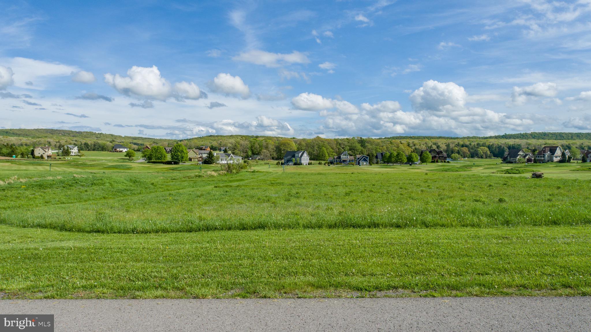 WATERFRONT GREENS - Land