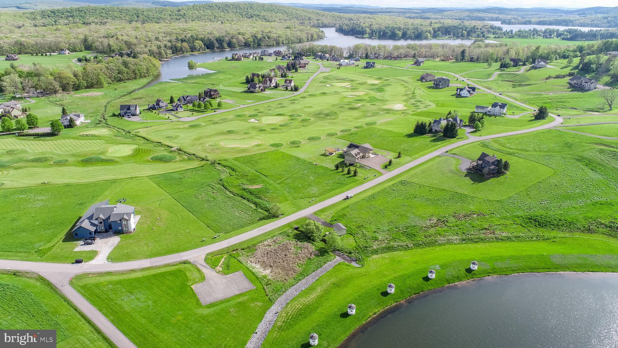 WATERFRONT GREENS - Land