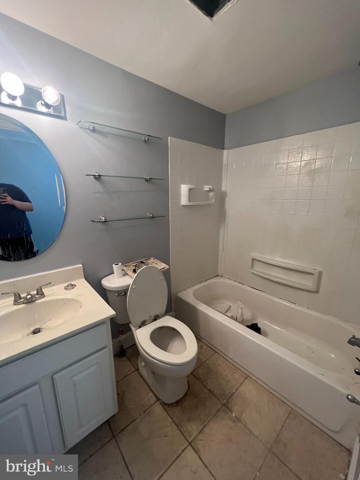 LOCUST POINT - Residential